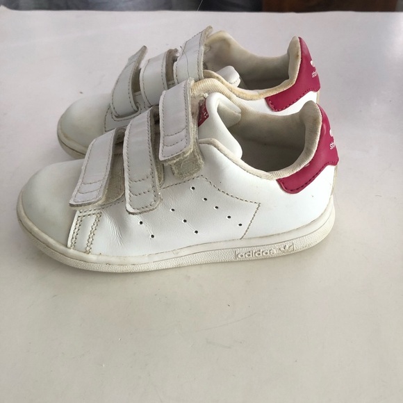 Adidas Stan Smith Kids White and Pink Sneakers - some wear bUt they are white - Picture 1 of 10